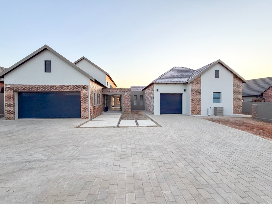 4 Bedroom Property for Sale in Landsmeer Residential Estate North West